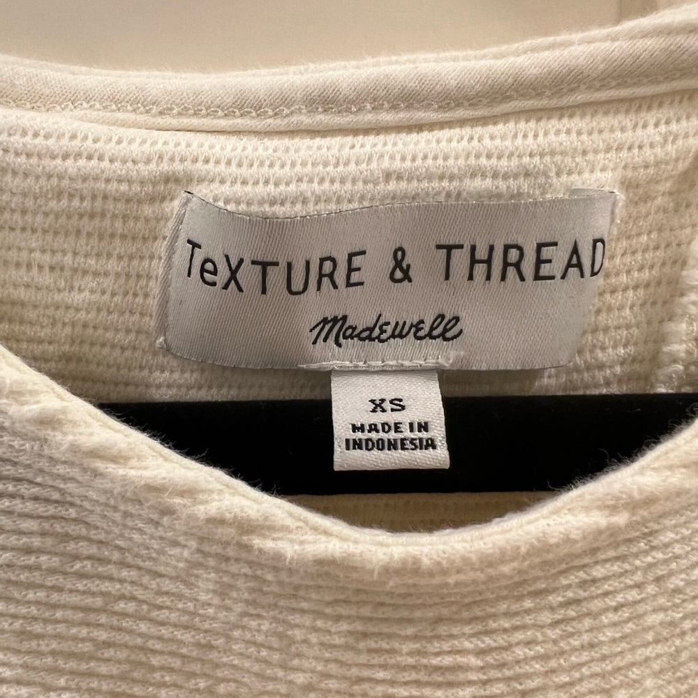 Madewell Texture & Thread Split-Back Shell Top. Size XS. - Picture 8 of 11